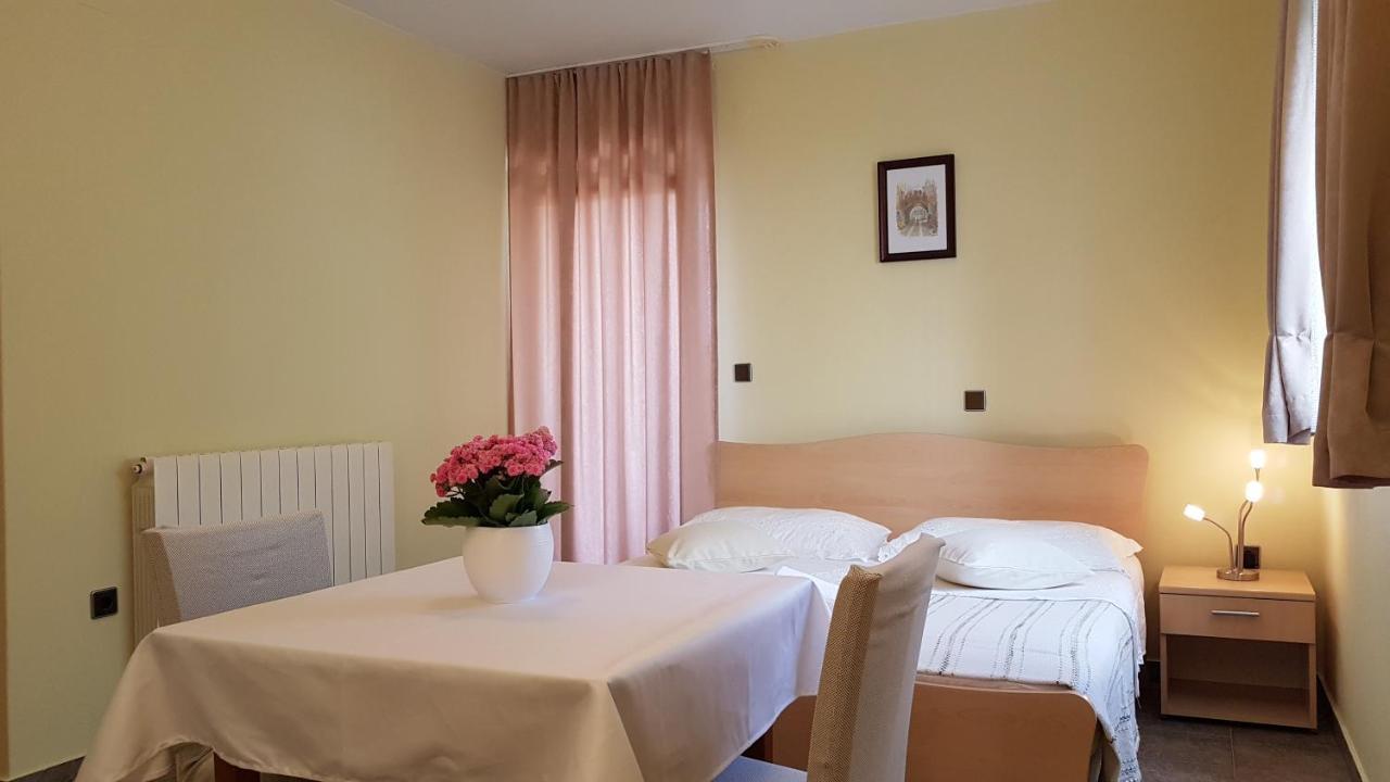 Cosy Villa Near The Beach Zadar Exterior photo